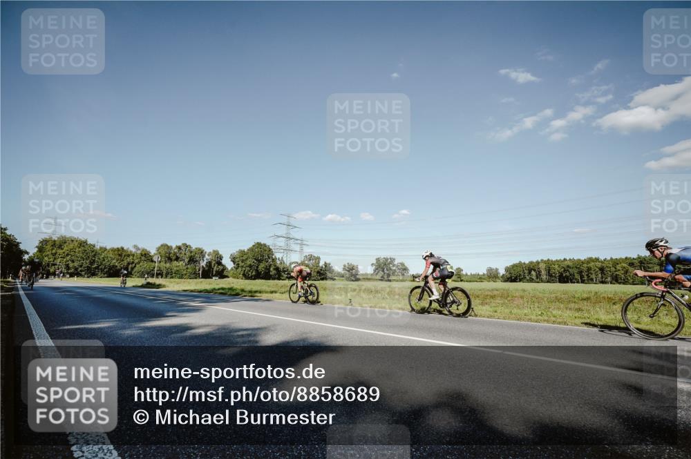 07.09.2025 - 19. Norderstedt Triathlon Michael Burmester http://msf.ph/oto/8858689 07.09.2025 15:41:47 Radfahren 431, 956, 1435 meine-sportfotos.de
