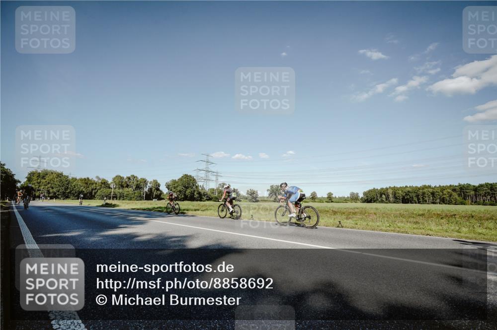 07.09.2025 - 19. Norderstedt Triathlon Michael Burmester http://msf.ph/oto/8858692 07.09.2025 15:41:48 Radfahren 870, 956, 1435 meine-sportfotos.de