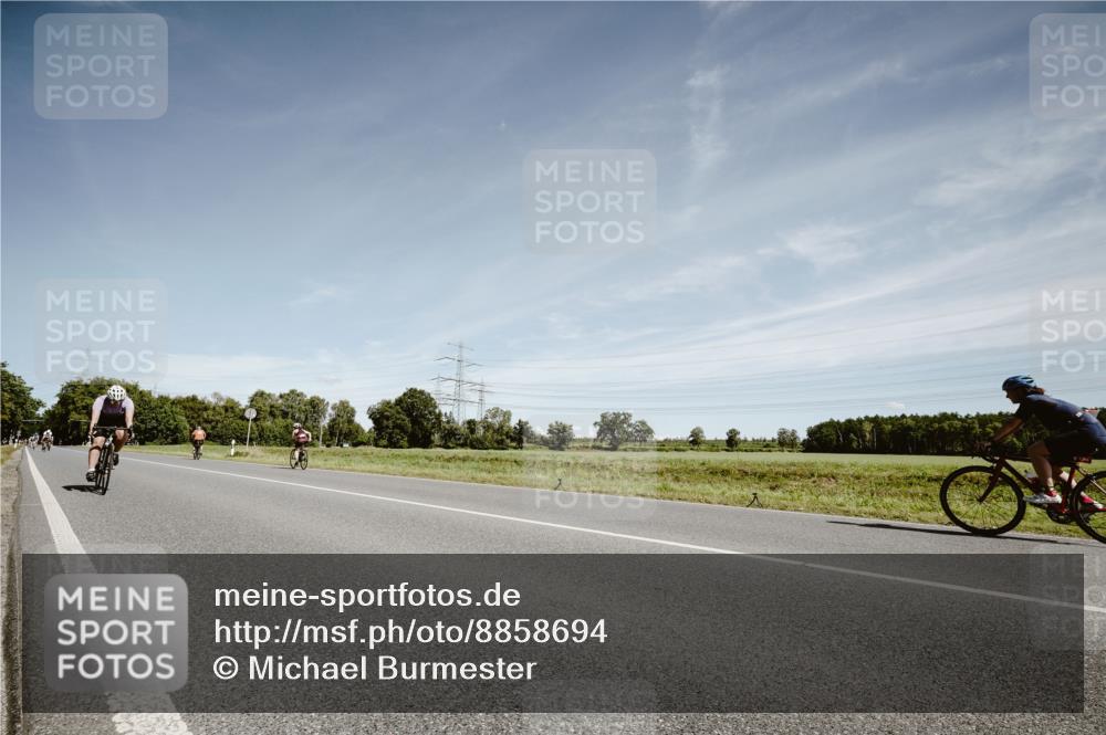07.09.2025 - 19. Norderstedt Triathlon Michael Burmester http://msf.ph/oto/8858694 07.09.2025 12:35:05 Radfahren 176 meine-sportfotos.de