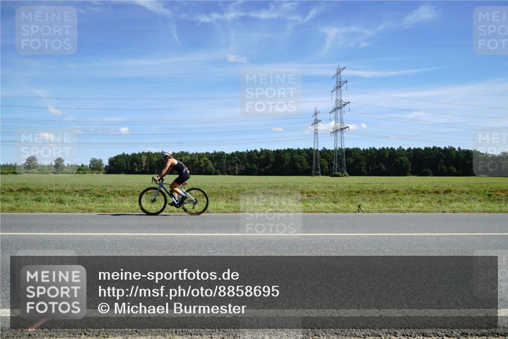 07.09.2025 - 19. Norderstedt Triathlon Michael Burmester http://msf.ph/oto/8858695 07.09.2025 13:15:15 Radfahren  meine-sportfotos.de