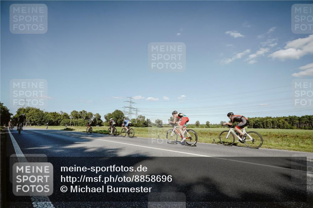 07.09.2025 - 19. Norderstedt Triathlon Michael Burmester http://msf.ph/oto/8858696 07.09.2025 15:41:48 Radfahren 870, 956, 1435 meine-sportfotos.de
