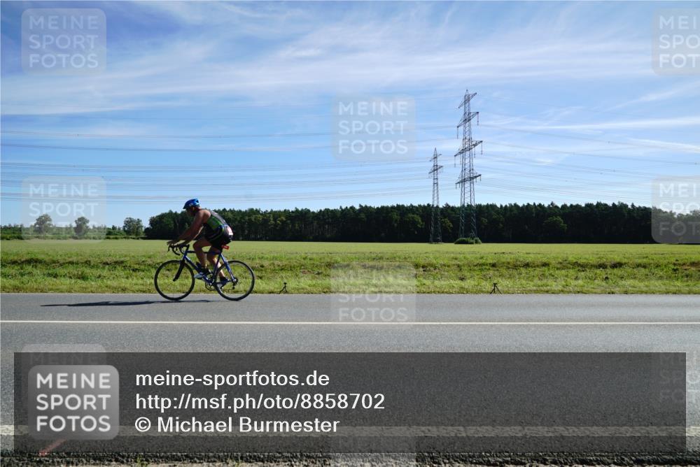 07.09.2025 - 19. Norderstedt Triathlon Michael Burmester http://msf.ph/oto/8858702 07.09.2025 11:32:07 Radfahren 281, 1334 meine-sportfotos.de