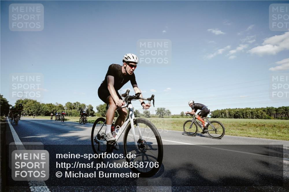07.09.2025 - 19. Norderstedt Triathlon Michael Burmester http://msf.ph/oto/8858706 07.09.2025 15:41:50 Radfahren 487, 870, 878, 956, 1435 meine-sportfotos.de