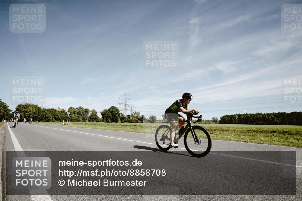 07.09.2025 - 19. Norderstedt Triathlon Michael Burmester http://msf.ph/oto/8858708 07.09.2025 12:35:12 Radfahren 213, 827, 1396 meine-sportfotos.de