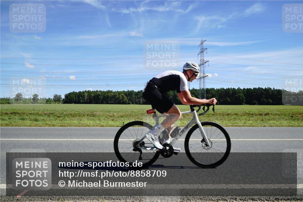 07.09.2025 - 19. Norderstedt Triathlon Michael Burmester http://msf.ph/oto/8858709 07.09.2025 13:15:31 Radfahren 1356 meine-sportfotos.de