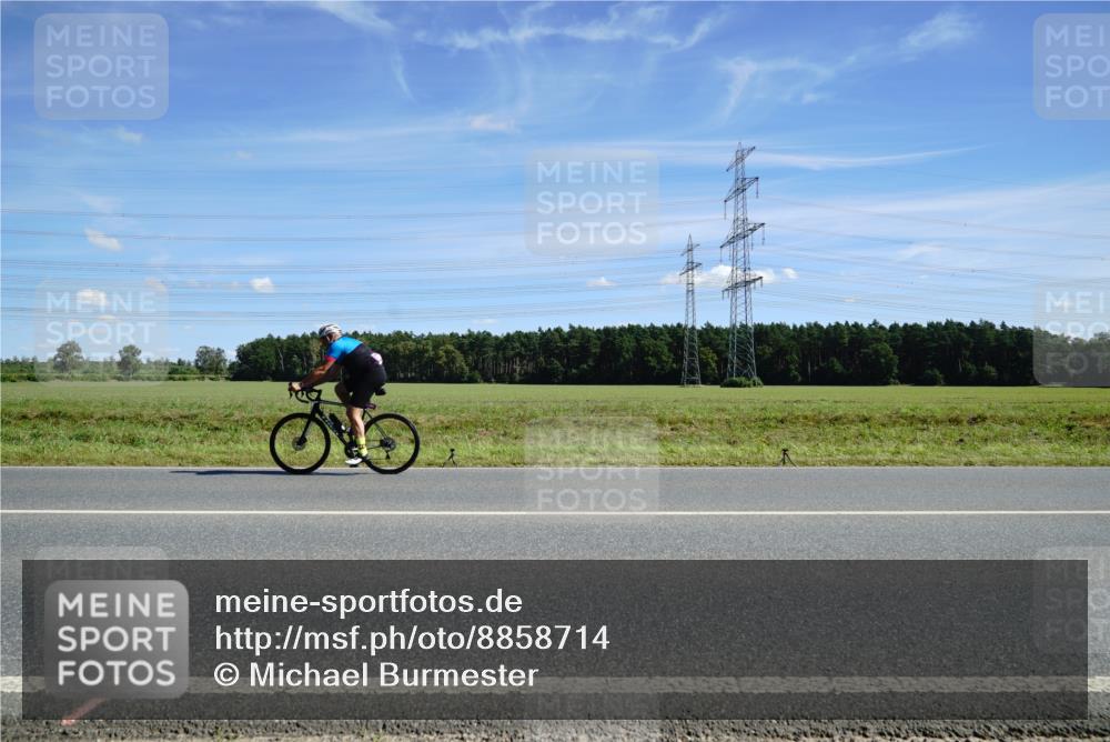 07.09.2025 - 19. Norderstedt Triathlon Michael Burmester http://msf.ph/oto/8858714 07.09.2025 13:15:38 Radfahren  meine-sportfotos.de