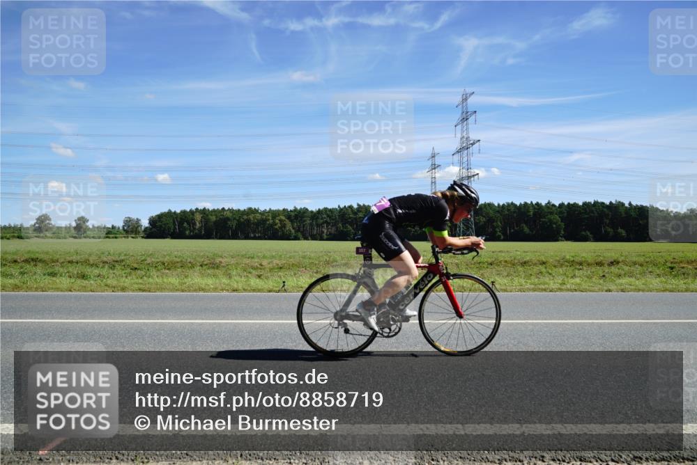 07.09.2025 - 19. Norderstedt Triathlon Michael Burmester http://msf.ph/oto/8858719 07.09.2025 13:15:43 Radfahren 357 meine-sportfotos.de