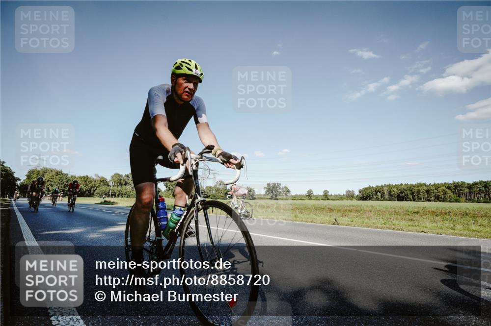 07.09.2025 - 19. Norderstedt Triathlon Michael Burmester http://msf.ph/oto/8858720 07.09.2025 15:41:54 Radfahren 365, 432, 465, 487, 499, 870, 871, 878, 889 meine-sportfotos.de