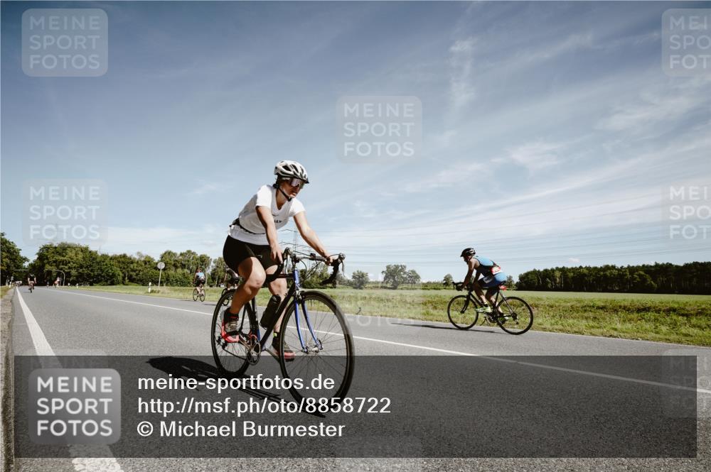 07.09.2025 - 19. Norderstedt Triathlon Michael Burmester http://msf.ph/oto/8858722 07.09.2025 12:35:20 Radfahren 218, 1243, 1277 meine-sportfotos.de