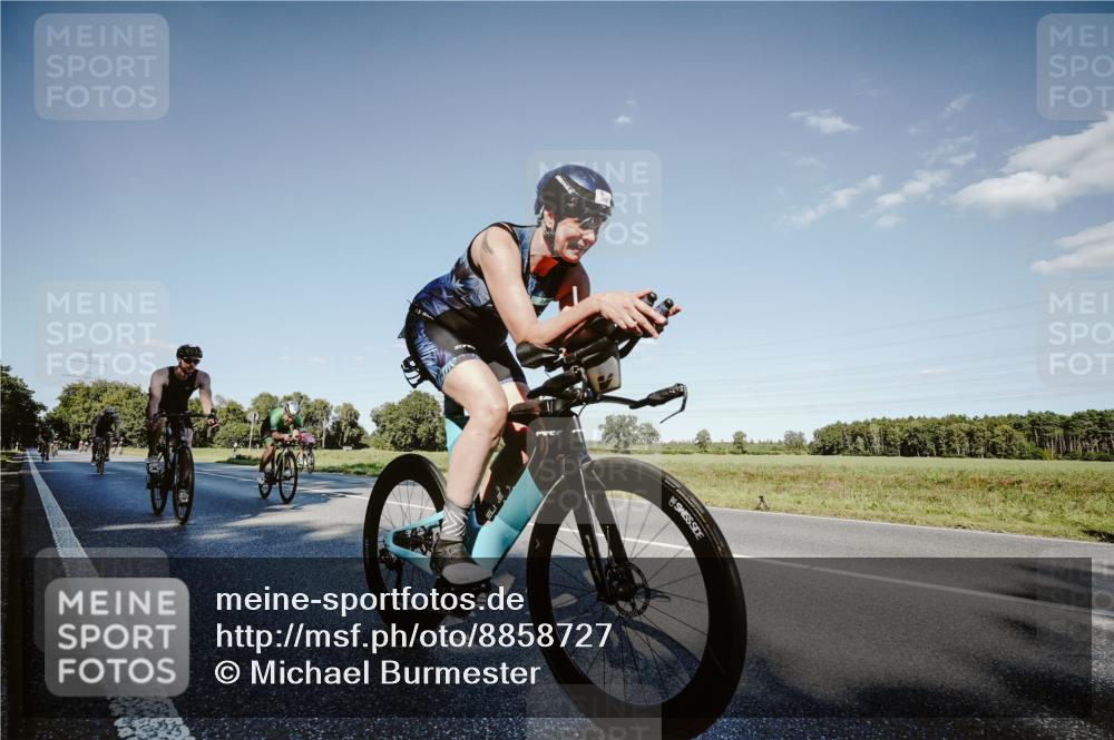 07.09.2025 - 19. Norderstedt Triathlon Michael Burmester http://msf.ph/oto/8858727 07.09.2025 15:41:55 Radfahren 365, 432, 465, 487, 499, 871, 878, 889, 1547 meine-sportfotos.de