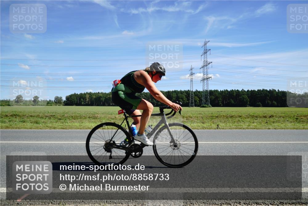 07.09.2025 - 19. Norderstedt Triathlon Michael Burmester http://msf.ph/oto/8858733 07.09.2025 13:16:01 Radfahren 744 meine-sportfotos.de