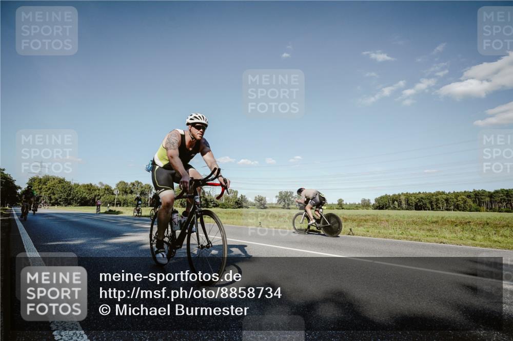 07.09.2025 - 19. Norderstedt Triathlon Michael Burmester http://msf.ph/oto/8858734 07.09.2025 15:41:57 Radfahren 365, 432, 465, 499, 540, 871, 889, 1547 meine-sportfotos.de