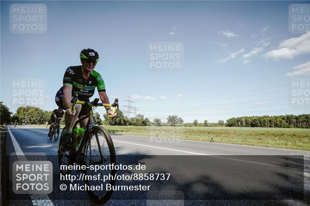 07.09.2025 - 19. Norderstedt Triathlon Michael Burmester http://msf.ph/oto/8858737 07.09.2025 15:41:59 Radfahren 465, 540, 871, 889, 951, 1547 meine-sportfotos.de