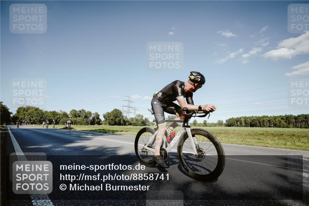 07.09.2025 - 19. Norderstedt Triathlon Michael Burmester http://msf.ph/oto/8858741 07.09.2025 15:41:59 Radfahren 465, 540, 871, 889, 951, 1547 meine-sportfotos.de