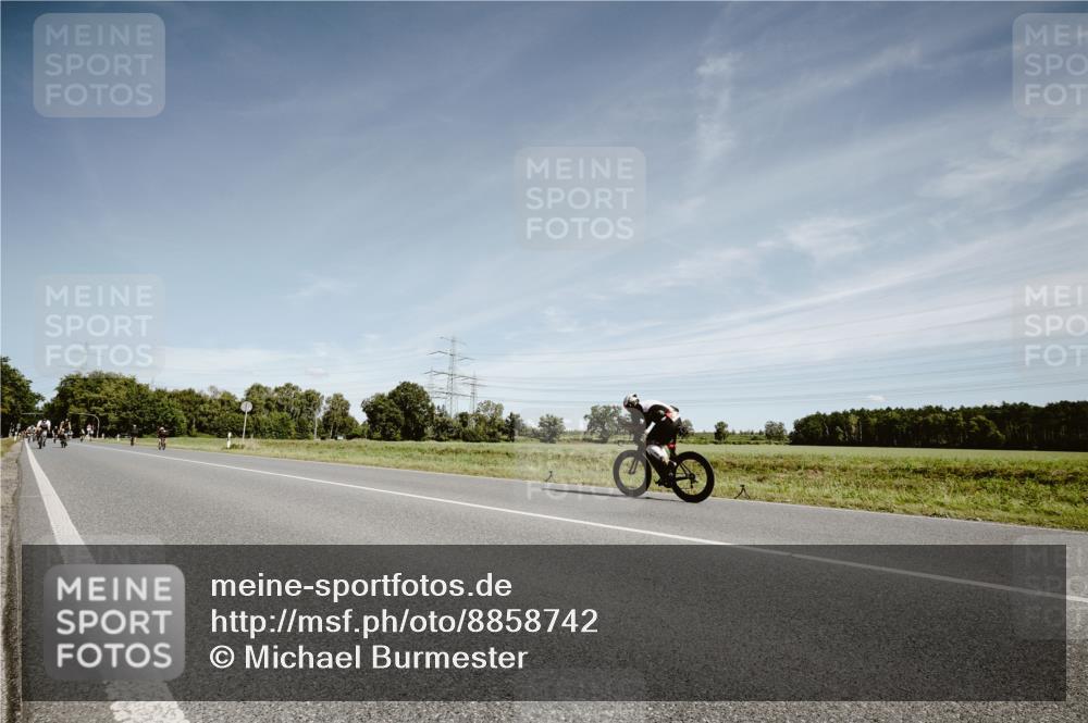 07.09.2025 - 19. Norderstedt Triathlon Michael Burmester http://msf.ph/oto/8858742 07.09.2025 12:35:31 Radfahren  meine-sportfotos.de
