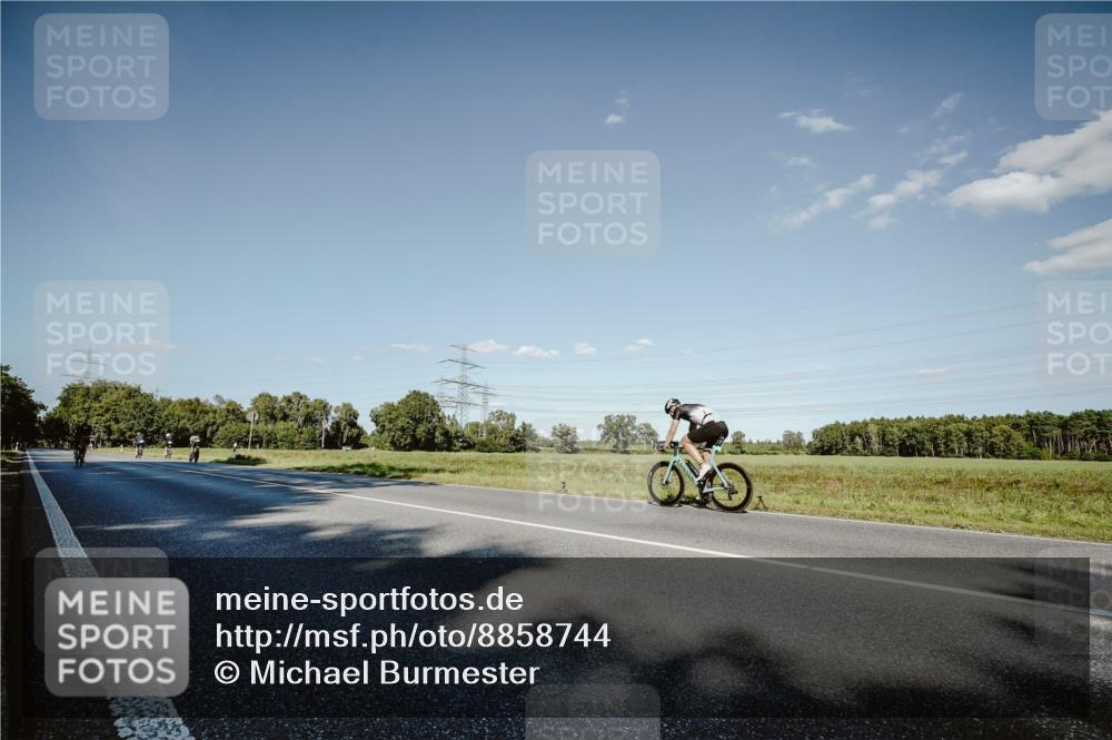 07.09.2025 - 19. Norderstedt Triathlon Michael Burmester http://msf.ph/oto/8858744 07.09.2025 15:42:00 Radfahren 540, 871, 951, 1547 meine-sportfotos.de