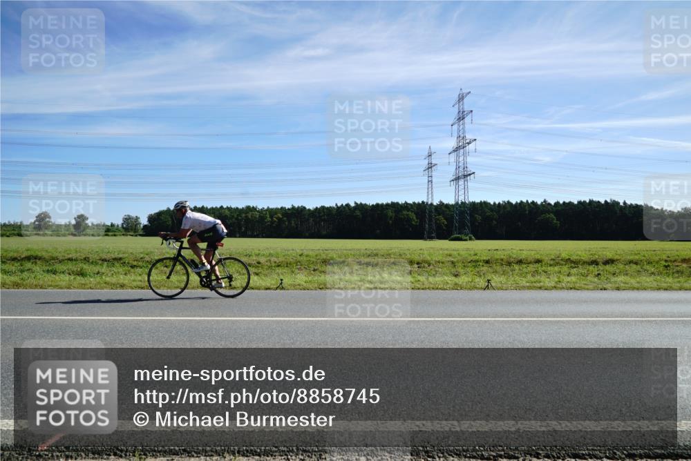 07.09.2025 - 19. Norderstedt Triathlon Michael Burmester http://msf.ph/oto/8858745 07.09.2025 11:32:29 Radfahren  meine-sportfotos.de