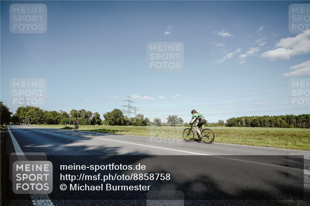 07.09.2025 - 19. Norderstedt Triathlon Michael Burmester http://msf.ph/oto/8858758 07.09.2025 15:42:09 Radfahren  meine-sportfotos.de