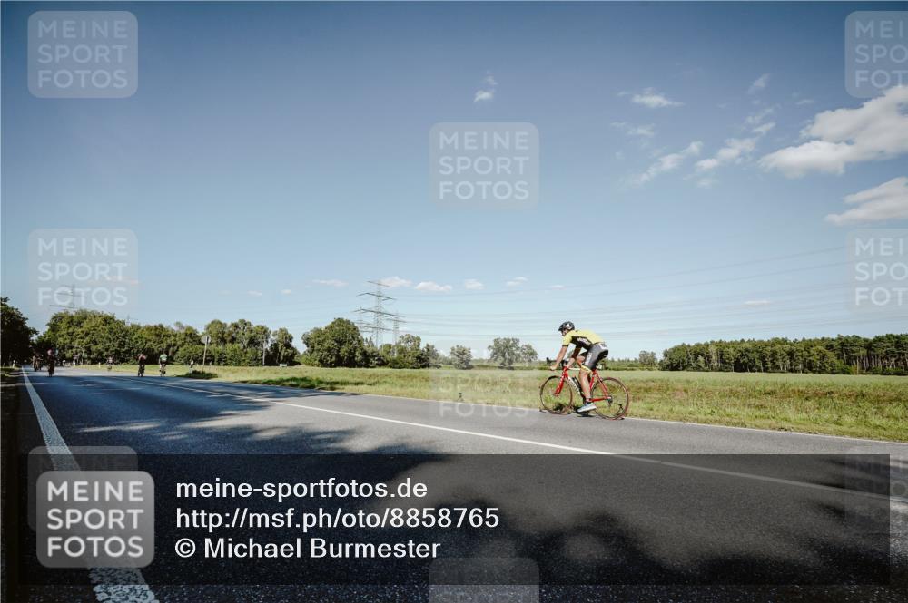 07.09.2025 - 19. Norderstedt Triathlon Michael Burmester http://msf.ph/oto/8858765 07.09.2025 15:42:13 Radfahren 1530 meine-sportfotos.de