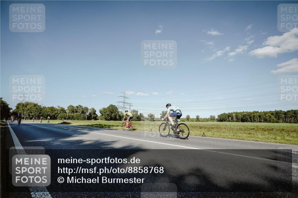 07.09.2025 - 19. Norderstedt Triathlon Michael Burmester http://msf.ph/oto/8858768 07.09.2025 15:42:14 Radfahren 494, 1530 meine-sportfotos.de