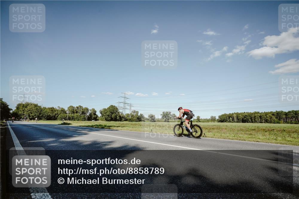 07.09.2025 - 19. Norderstedt Triathlon Michael Burmester http://msf.ph/oto/8858789 07.09.2025 15:42:24 Radfahren  meine-sportfotos.de
