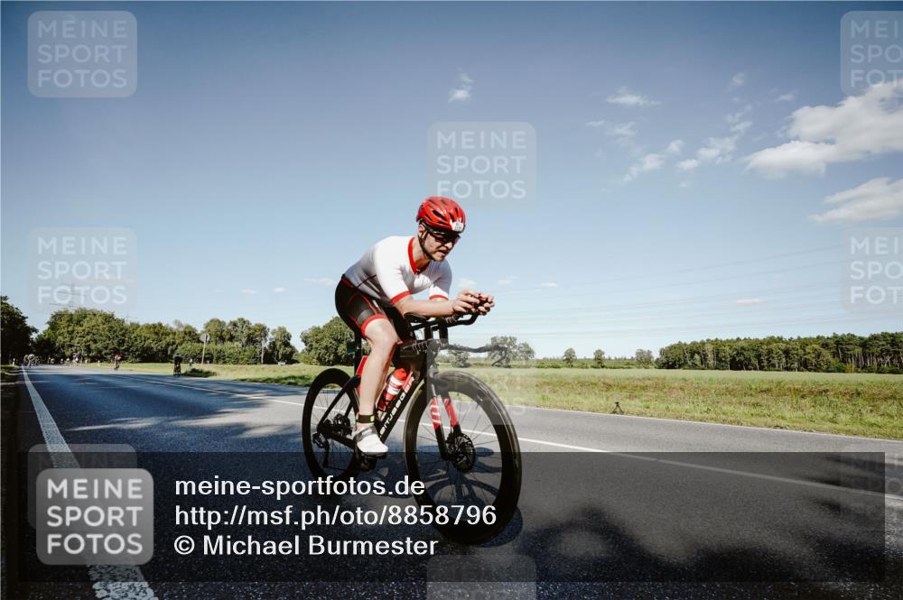 07.09.2025 - 19. Norderstedt Triathlon Michael Burmester http://msf.ph/oto/8858796 07.09.2025 15:42:28 Radfahren 1537 meine-sportfotos.de