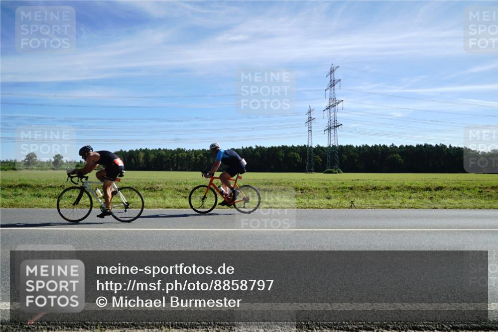07.09.2025 - 19. Norderstedt Triathlon Michael Burmester http://msf.ph/oto/8858797 07.09.2025 11:32:56 Radfahren  meine-sportfotos.de