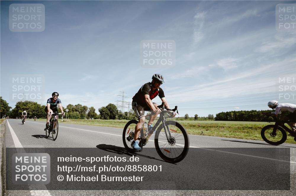 07.09.2025 - 19. Norderstedt Triathlon Michael Burmester http://msf.ph/oto/8858801 07.09.2025 12:35:51 Radfahren 283, 288, 786, 810 meine-sportfotos.de