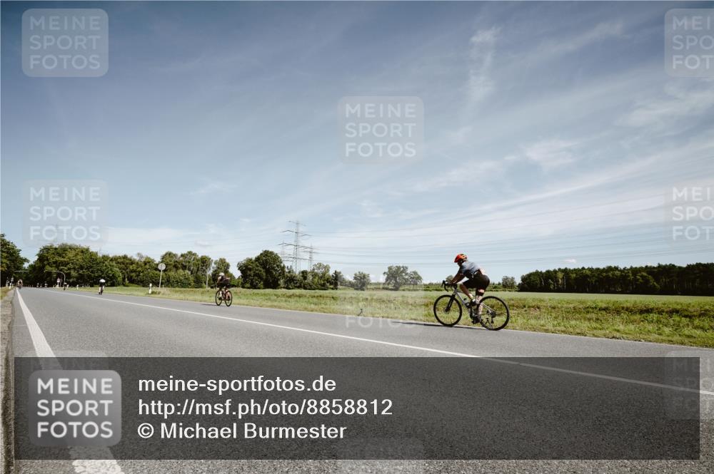 07.09.2025 - 19. Norderstedt Triathlon Michael Burmester http://msf.ph/oto/8858812 07.09.2025 12:35:55 Radfahren 288 meine-sportfotos.de