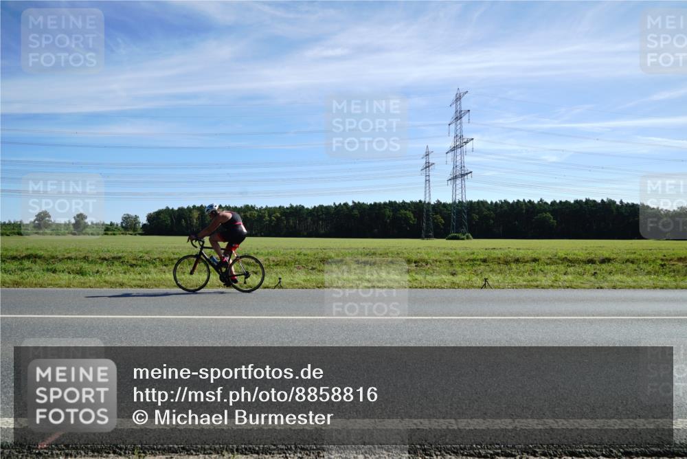 07.09.2025 - 19. Norderstedt Triathlon Michael Burmester http://msf.ph/oto/8858816 07.09.2025 11:33:07 Radfahren 1217 meine-sportfotos.de