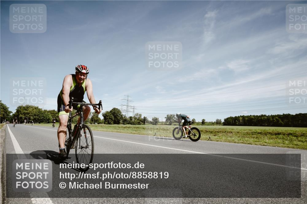 07.09.2025 - 19. Norderstedt Triathlon Michael Burmester http://msf.ph/oto/8858819 07.09.2025 12:36:05 Radfahren 725, 1296 meine-sportfotos.de