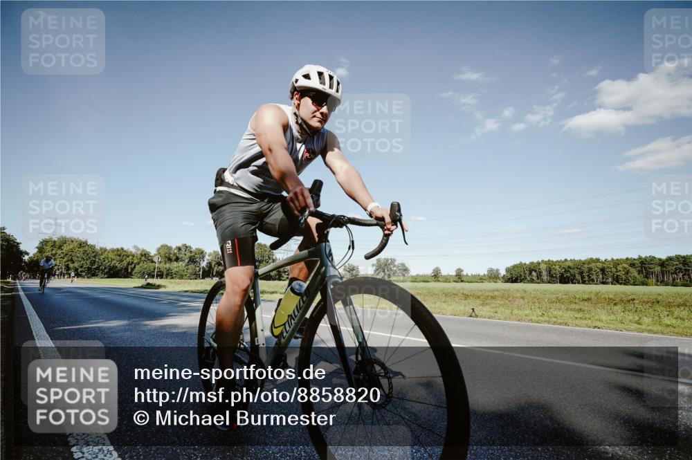 07.09.2025 - 19. Norderstedt Triathlon Michael Burmester http://msf.ph/oto/8858820 07.09.2025 15:42:40 Radfahren 378, 515, 520, 535, 955 meine-sportfotos.de