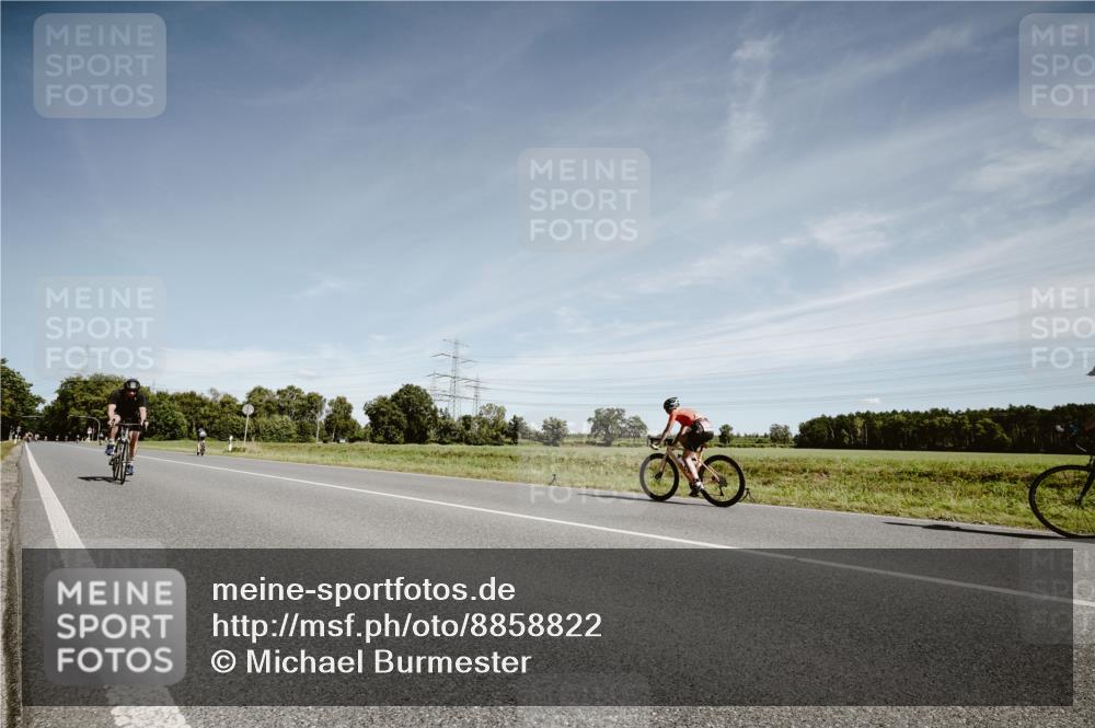07.09.2025 - 19. Norderstedt Triathlon Michael Burmester http://msf.ph/oto/8858822 07.09.2025 12:36:08 Radfahren 725, 1296 meine-sportfotos.de