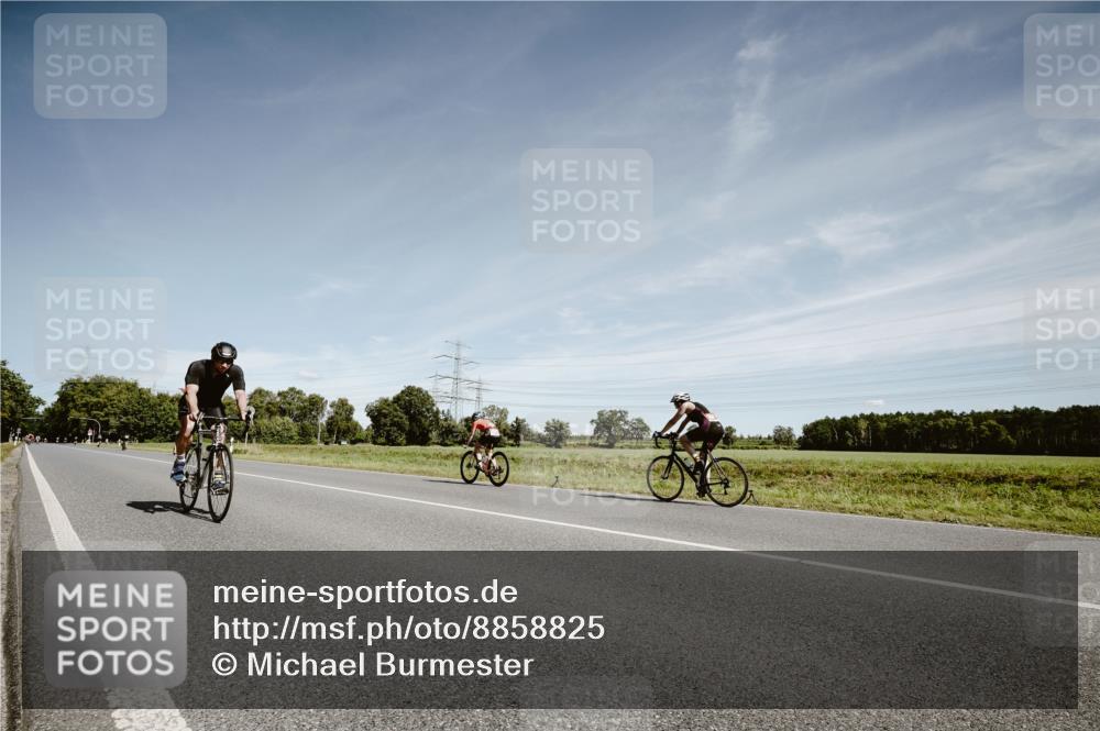 07.09.2025 - 19. Norderstedt Triathlon Michael Burmester http://msf.ph/oto/8858825 07.09.2025 12:36:08 Radfahren 725, 1296 meine-sportfotos.de