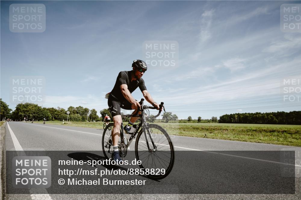 07.09.2025 - 19. Norderstedt Triathlon Michael Burmester http://msf.ph/oto/8858829 07.09.2025 12:36:09 Radfahren 1296 meine-sportfotos.de