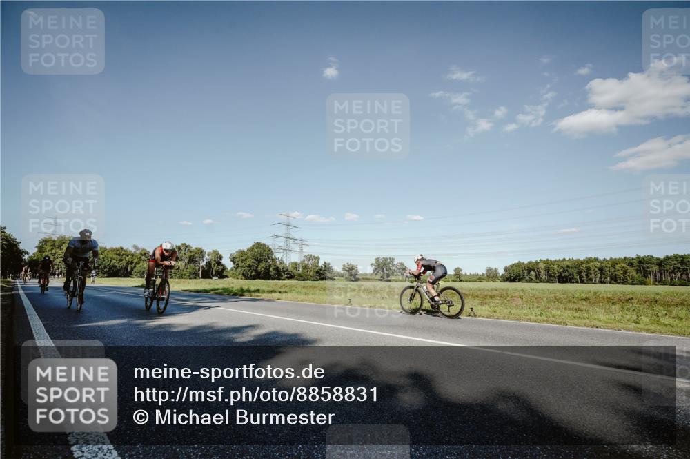 07.09.2025 - 19. Norderstedt Triathlon Michael Burmester http://msf.ph/oto/8858831 07.09.2025 15:42:48 Radfahren 415, 429, 925 meine-sportfotos.de