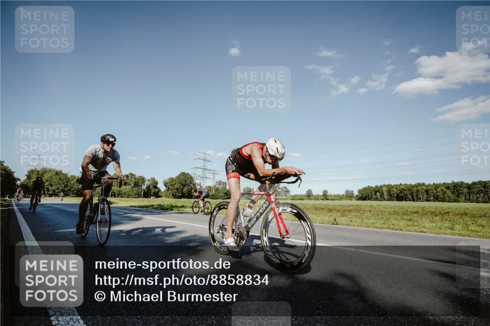 07.09.2025 - 19. Norderstedt Triathlon Michael Burmester http://msf.ph/oto/8858834 07.09.2025 15:42:49 Radfahren 415, 429, 925 meine-sportfotos.de
