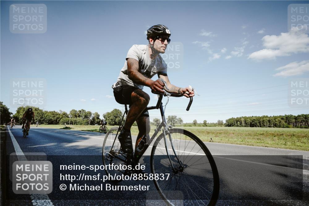 07.09.2025 - 19. Norderstedt Triathlon Michael Burmester http://msf.ph/oto/8858837 07.09.2025 15:42:50 Radfahren 415, 429, 925, 1534 meine-sportfotos.de