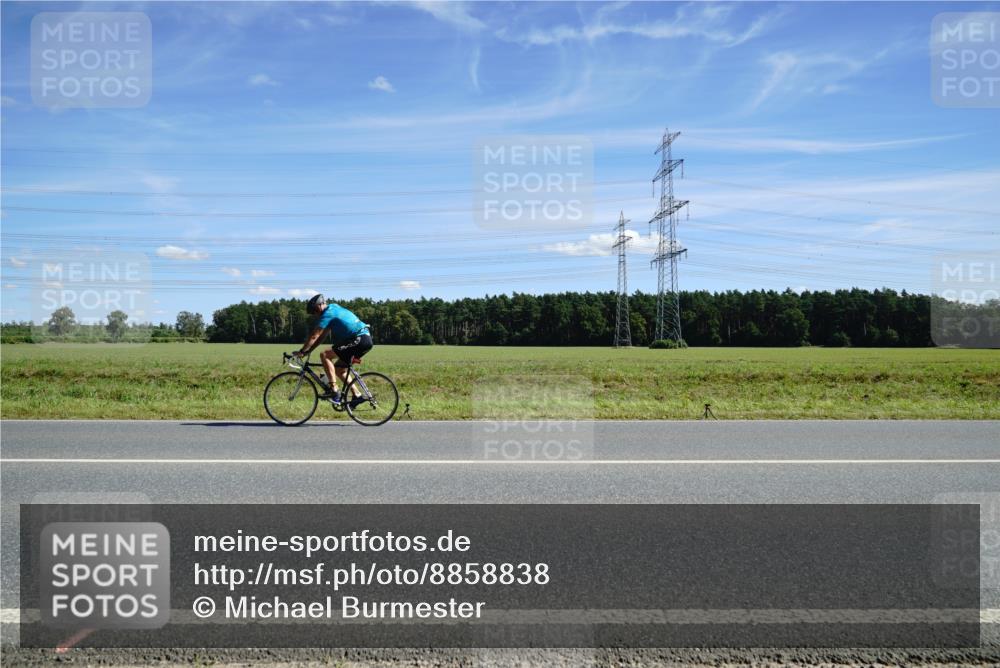 07.09.2025 - 19. Norderstedt Triathlon Michael Burmester http://msf.ph/oto/8858838 07.09.2025 13:18:16 Radfahren  meine-sportfotos.de