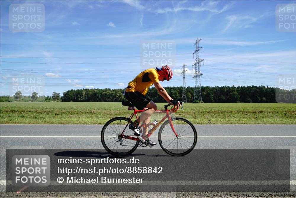 07.09.2025 - 19. Norderstedt Triathlon Michael Burmester http://msf.ph/oto/8858842 07.09.2025 13:18:21 Radfahren 348 meine-sportfotos.de
