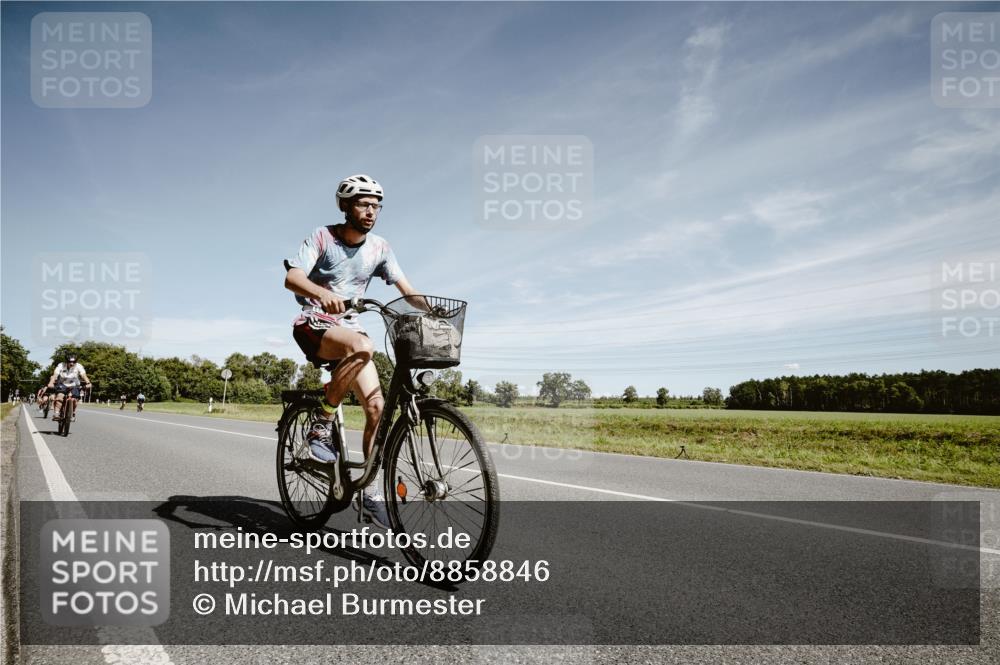 07.09.2025 - 19. Norderstedt Triathlon Michael Burmester http://msf.ph/oto/8858846 07.09.2025 12:36:27 Radfahren 169, 174, 1261 meine-sportfotos.de