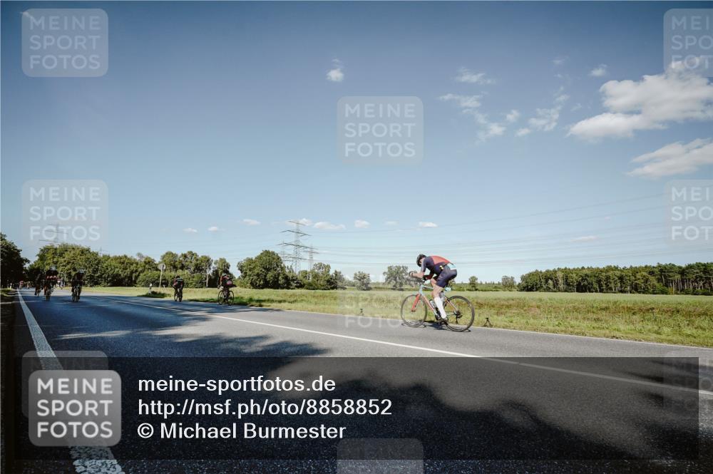 07.09.2025 - 19. Norderstedt Triathlon Michael Burmester http://msf.ph/oto/8858852 07.09.2025 15:42:54 Radfahren 429, 549, 1411, 1427, 1534 meine-sportfotos.de