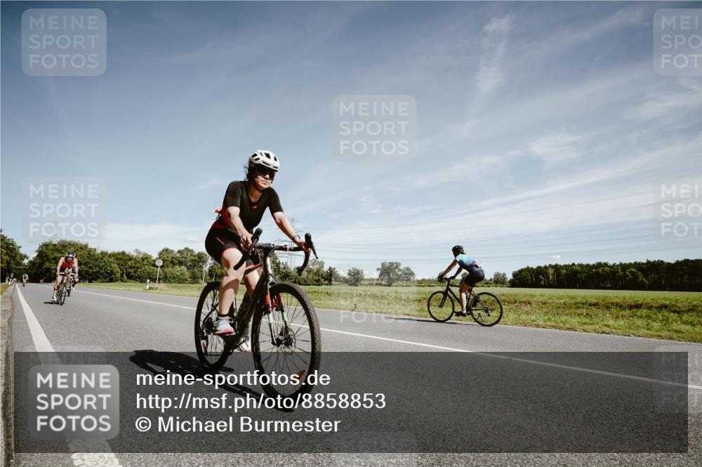 07.09.2025 - 19. Norderstedt Triathlon Michael Burmester http://msf.ph/oto/8858853 07.09.2025 12:36:31 Radfahren 169, 798, 825, 1338 meine-sportfotos.de