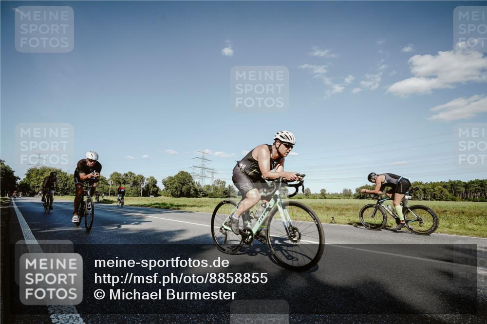 07.09.2025 - 19. Norderstedt Triathlon Michael Burmester http://msf.ph/oto/8858855 07.09.2025 15:42:56 Radfahren 549, 1411, 1427, 1534 meine-sportfotos.de
