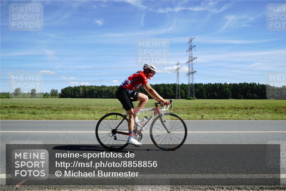 07.09.2025 - 19. Norderstedt Triathlon Michael Burmester http://msf.ph/oto/8858856 07.09.2025 13:18:50 Radfahren 343 meine-sportfotos.de