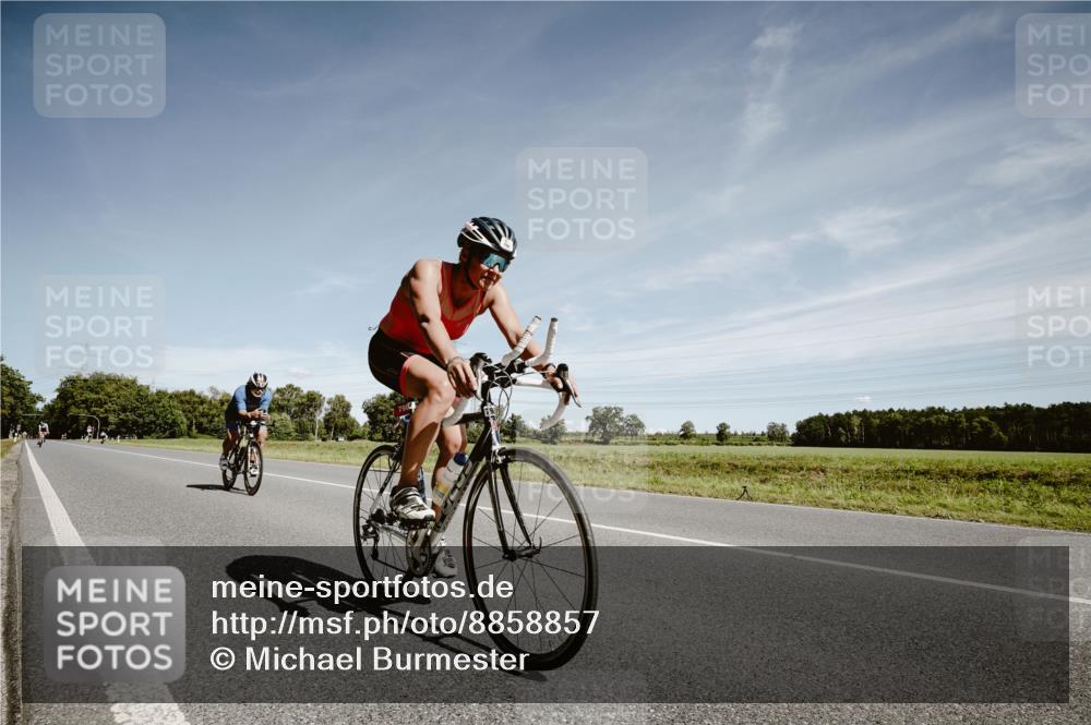 07.09.2025 - 19. Norderstedt Triathlon Michael Burmester http://msf.ph/oto/8858857 07.09.2025 12:36:32 Radfahren 169, 798, 825, 1338 meine-sportfotos.de
