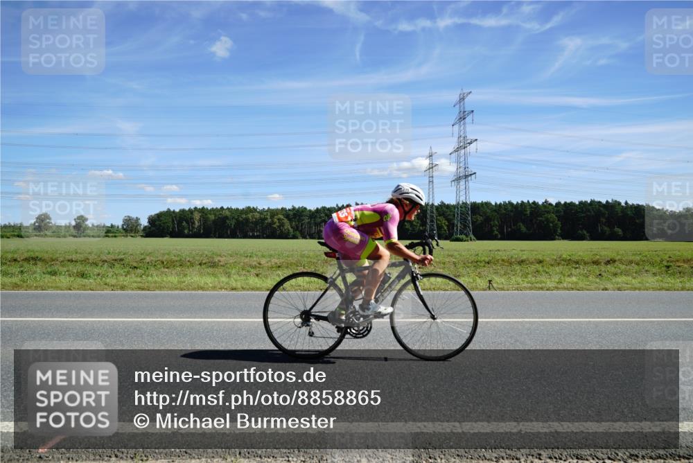 07.09.2025 - 19. Norderstedt Triathlon Michael Burmester http://msf.ph/oto/8858865 07.09.2025 13:19:17 Radfahren 235, 356, 1389 meine-sportfotos.de
