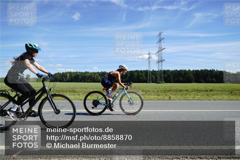 07.09.2025 - 19. Norderstedt Triathlon Michael Burmester http://msf.ph/oto/8858870 07.09.2025 13:19:17 Radfahren 235, 356, 1389 meine-sportfotos.de