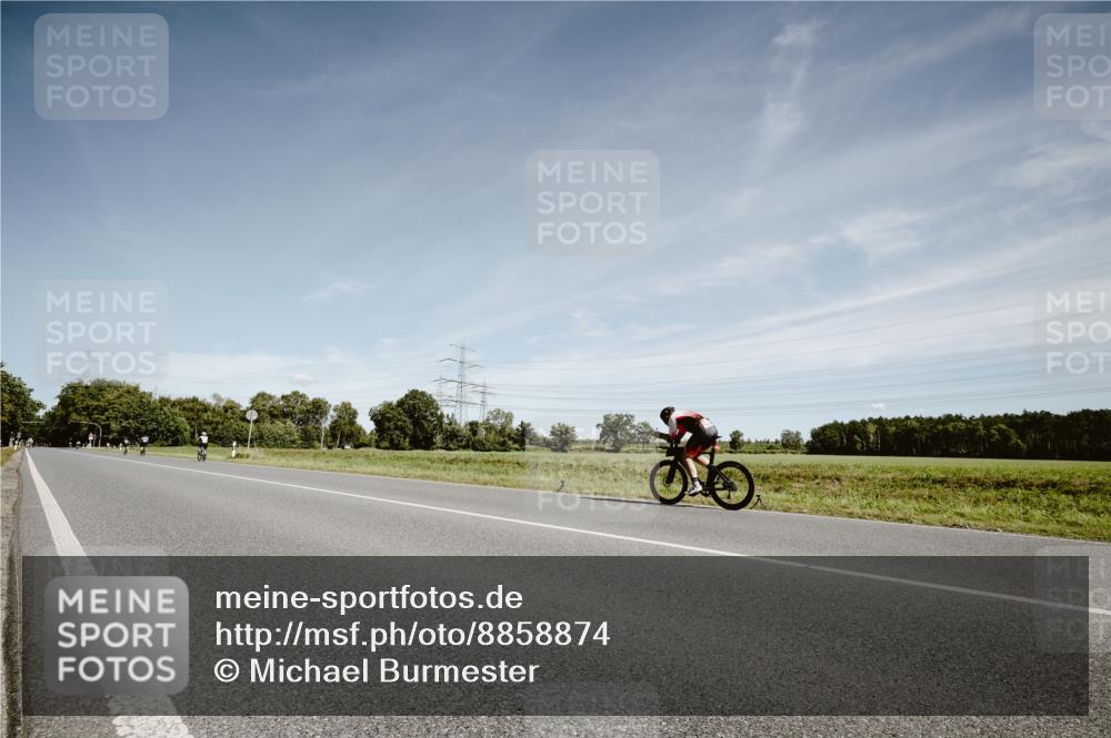 07.09.2025 - 19. Norderstedt Triathlon Michael Burmester http://msf.ph/oto/8858874 07.09.2025 12:36:38 Radfahren 249 meine-sportfotos.de
