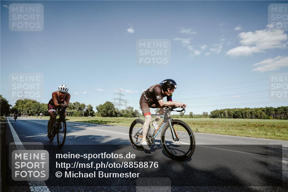07.09.2025 - 19. Norderstedt Triathlon Michael Burmester http://msf.ph/oto/8858876 07.09.2025 15:43:05 Radfahren 496, 497, 1524, 1528 meine-sportfotos.de